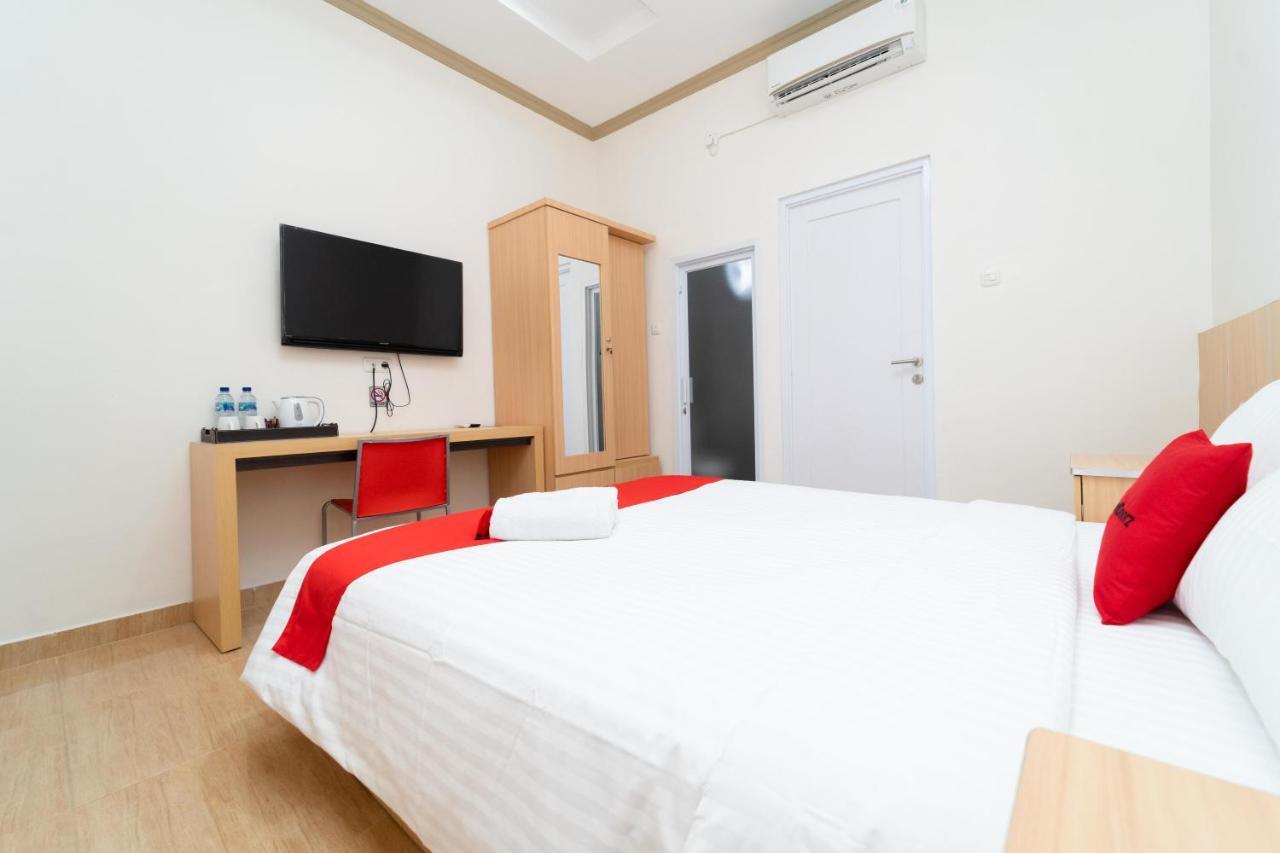 Hotel Reddoorz Near Griya Agung Palembang Talang Kelapa Esterno foto